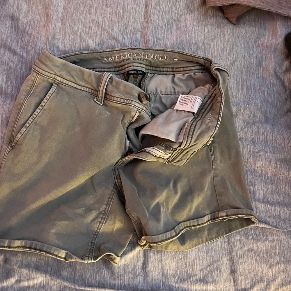 american eagle mid thigh shorts